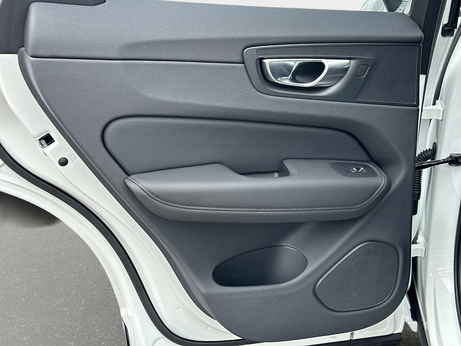 2026 Volvo XC60 Plus