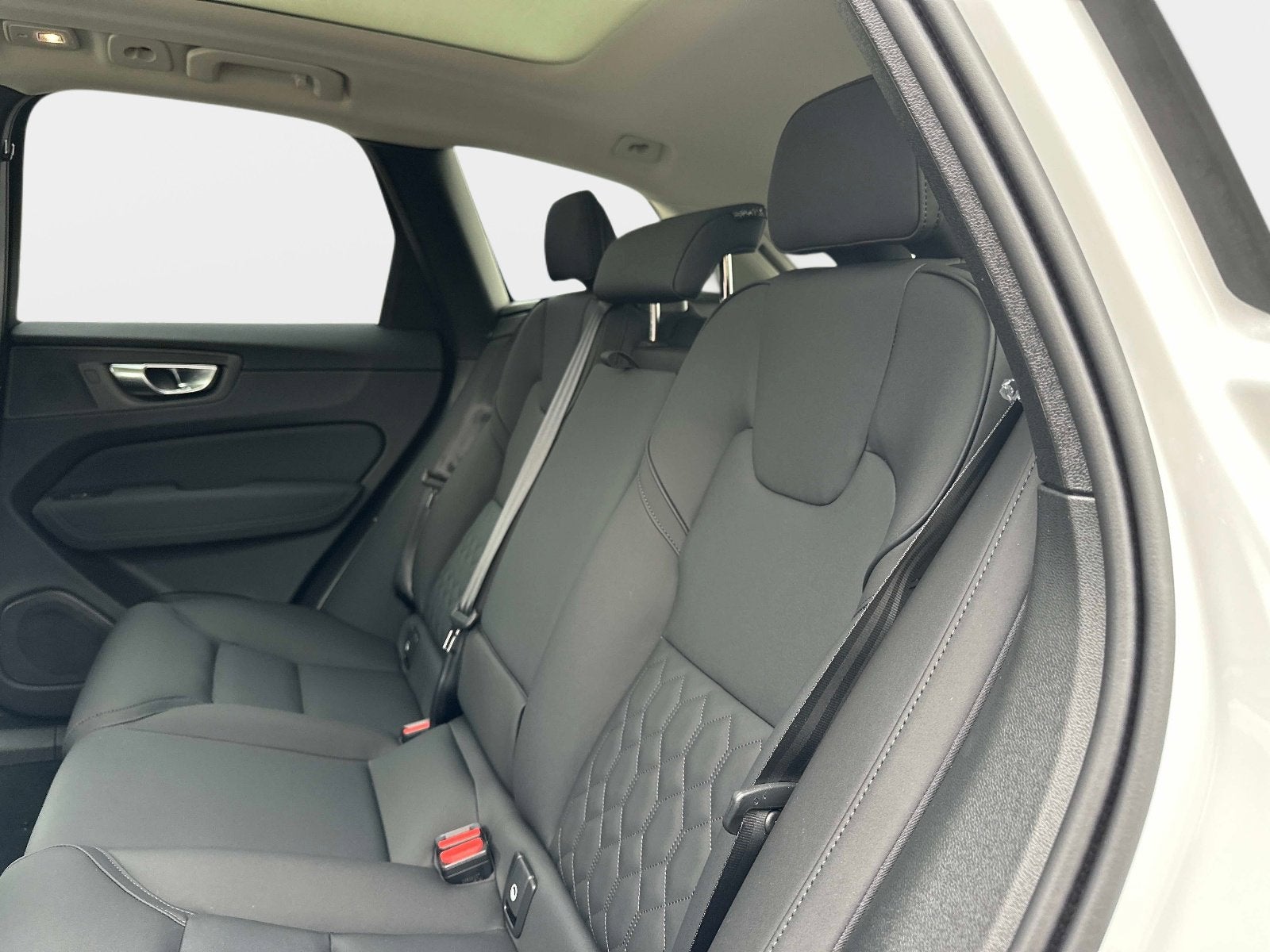 2026 Volvo XC60 Plus