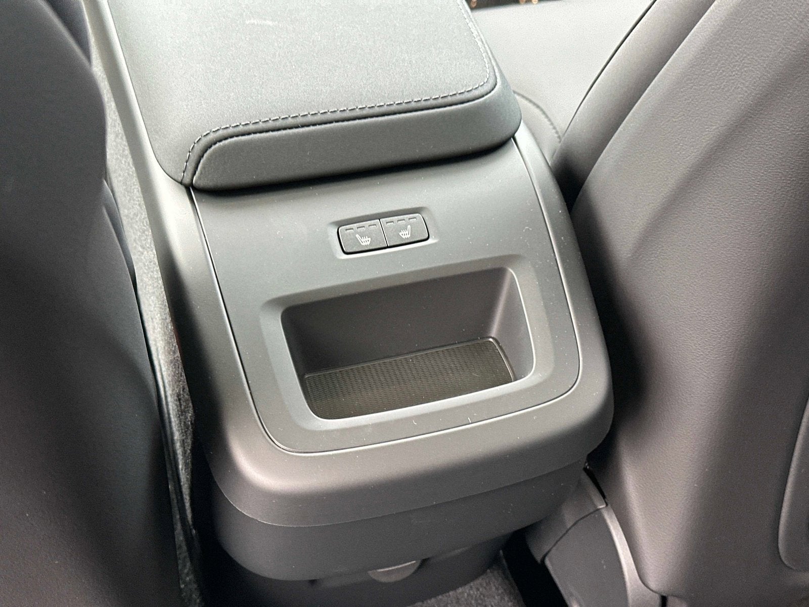 2026 Volvo XC60 Plus