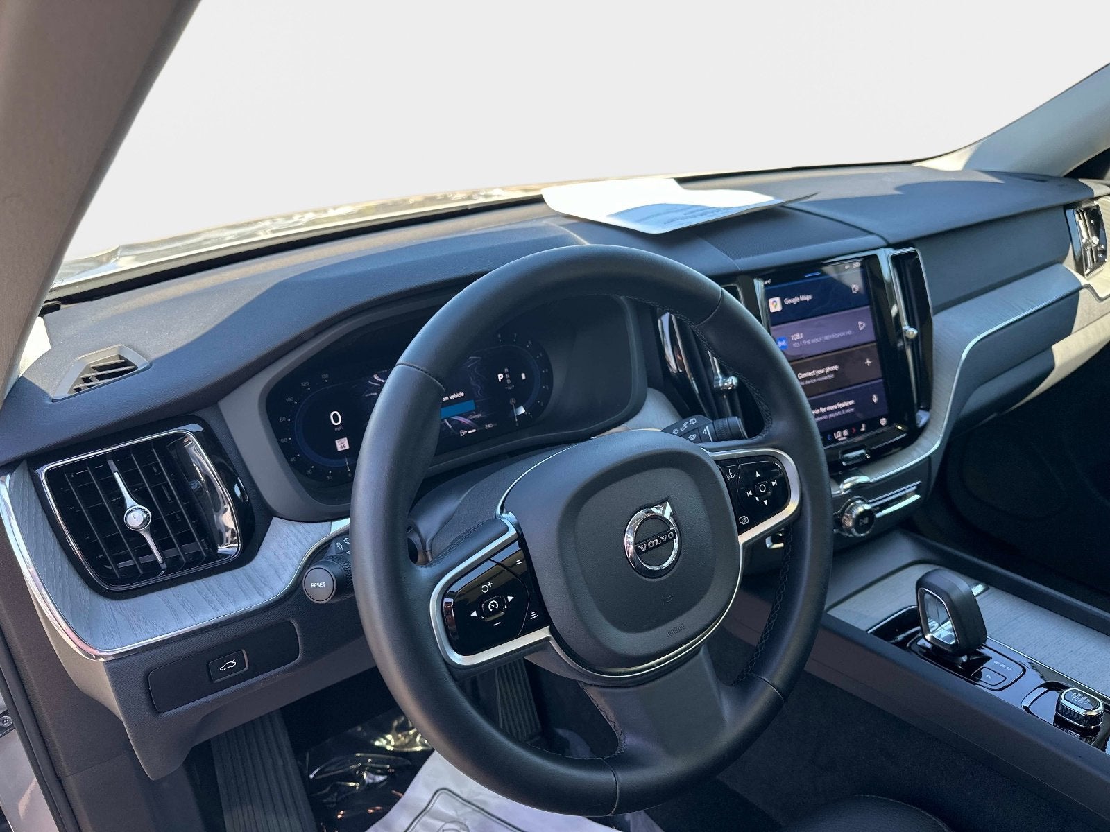 2025 Volvo XC60 Plus