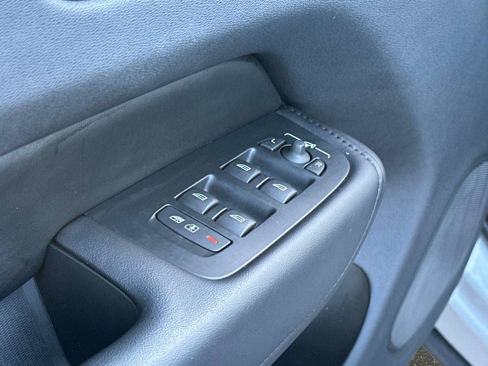 2025 Volvo XC60 Plus