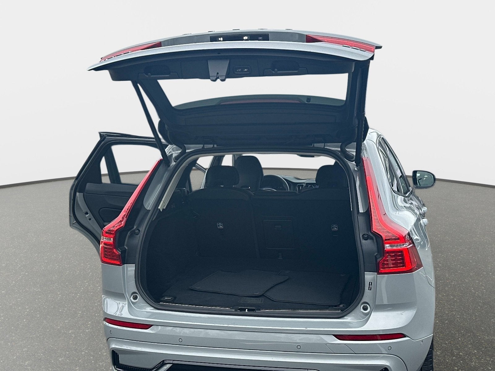 2025 Volvo XC60 Plus