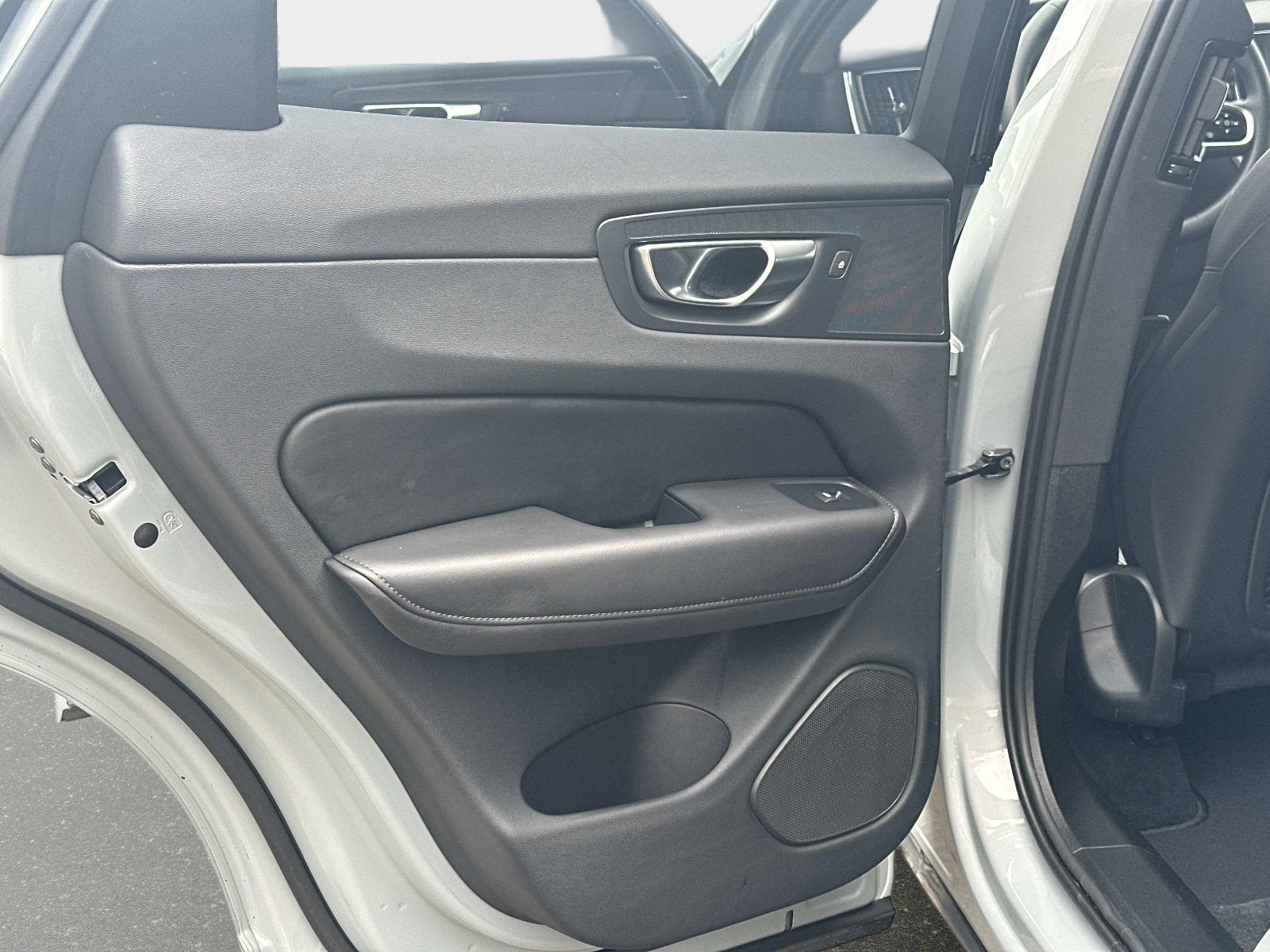 2025 Volvo XC60 Plus