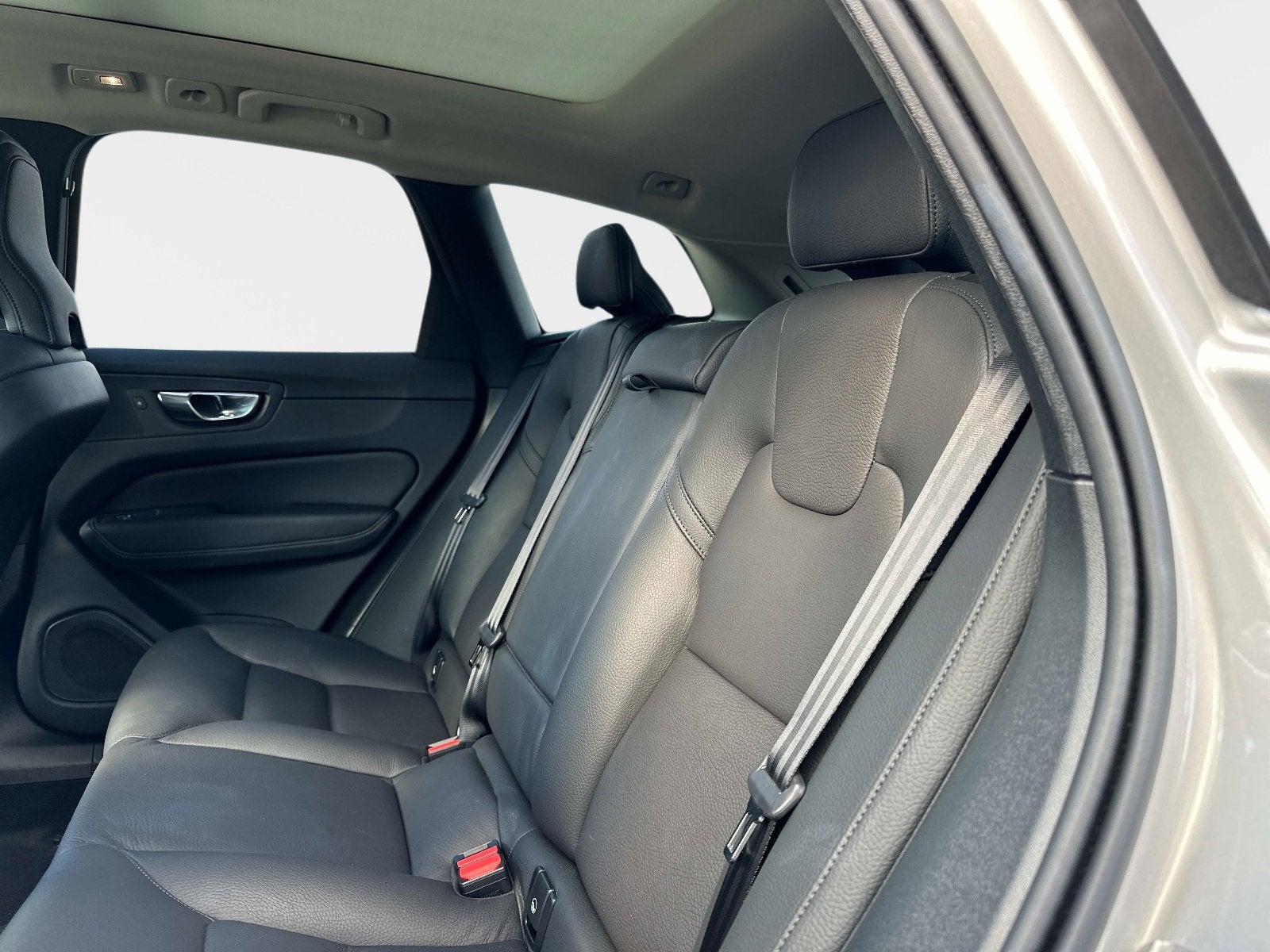 2025 Volvo XC60 Plus