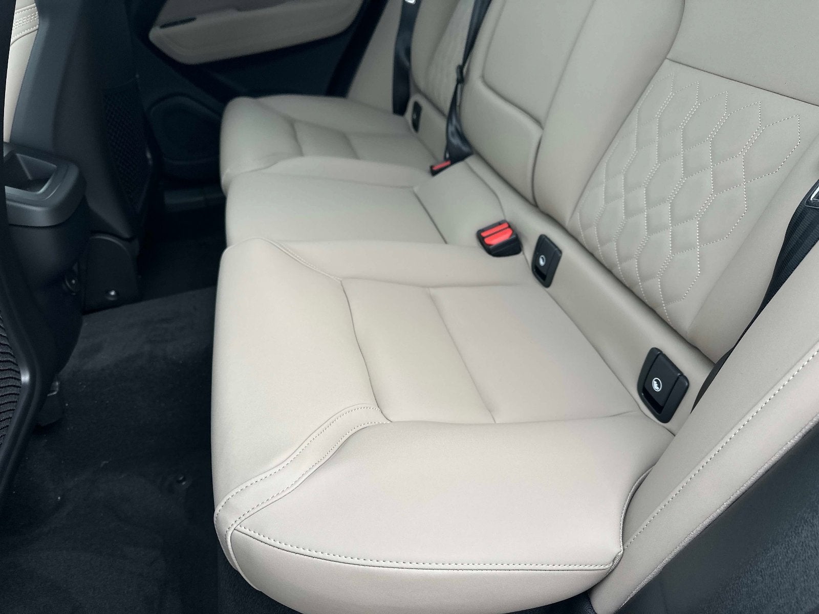 2026 Volvo XC60 Plus