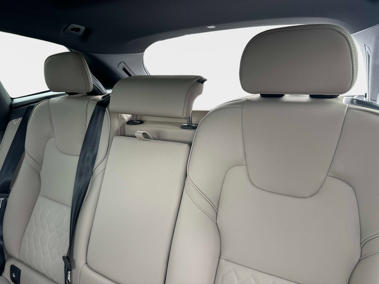 2026 Volvo XC60 Plus