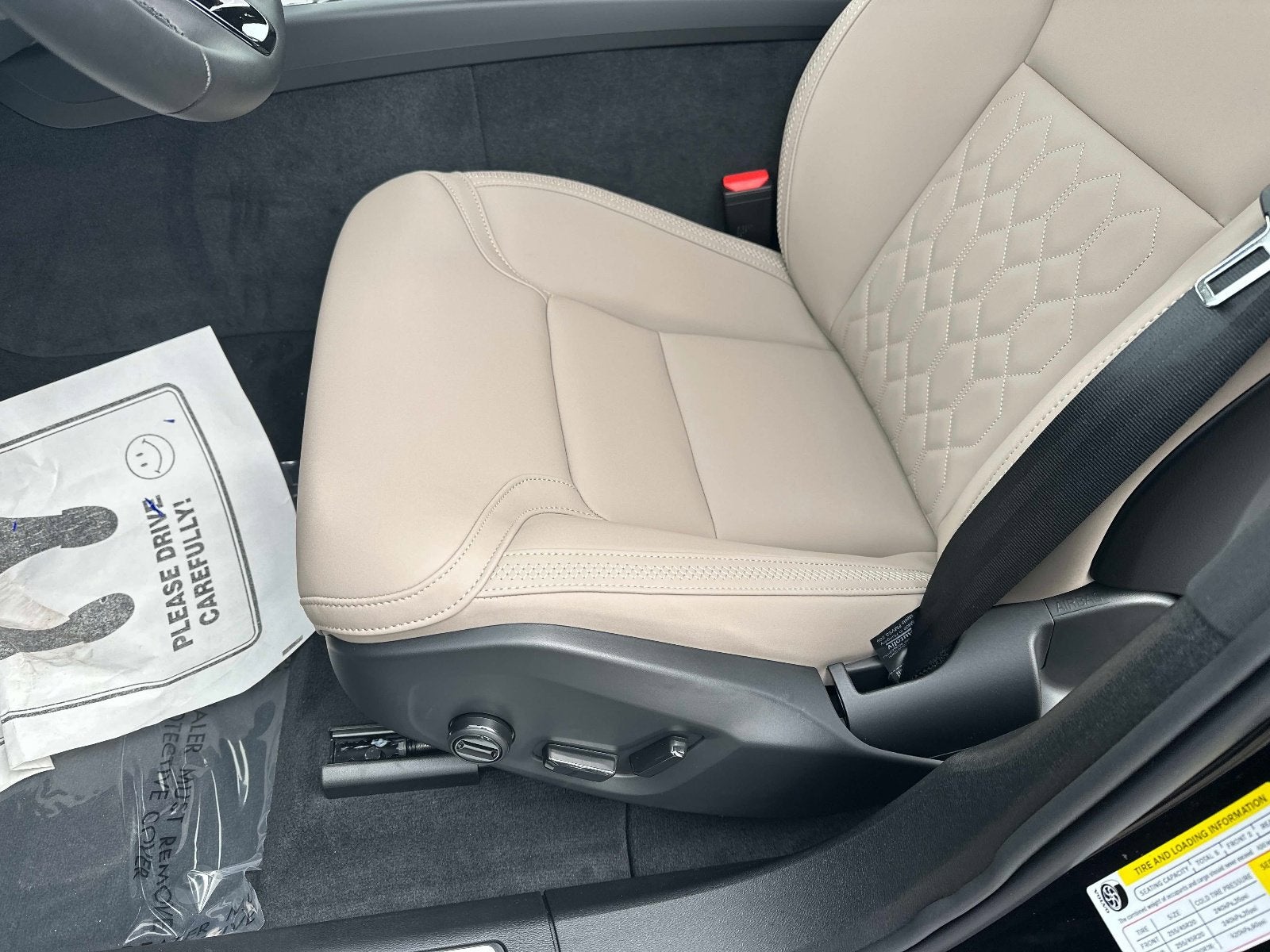 2026 Volvo XC60 Plus