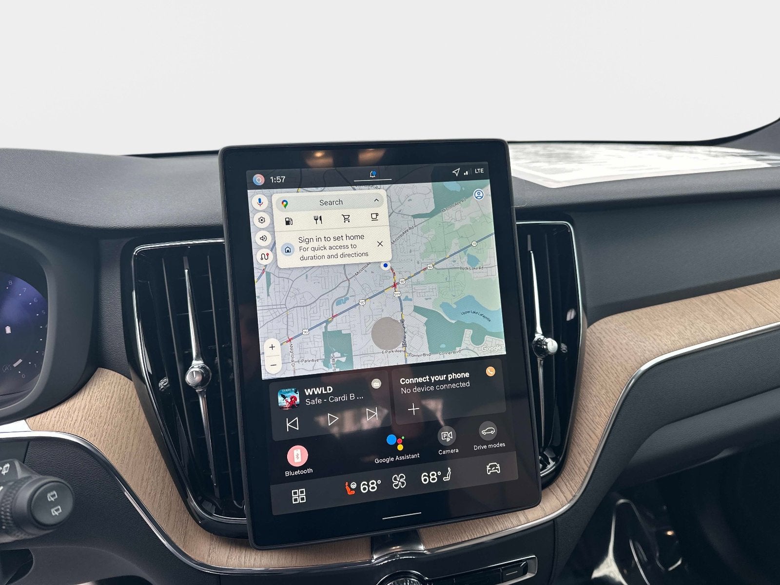 2026 Volvo XC60 Plus