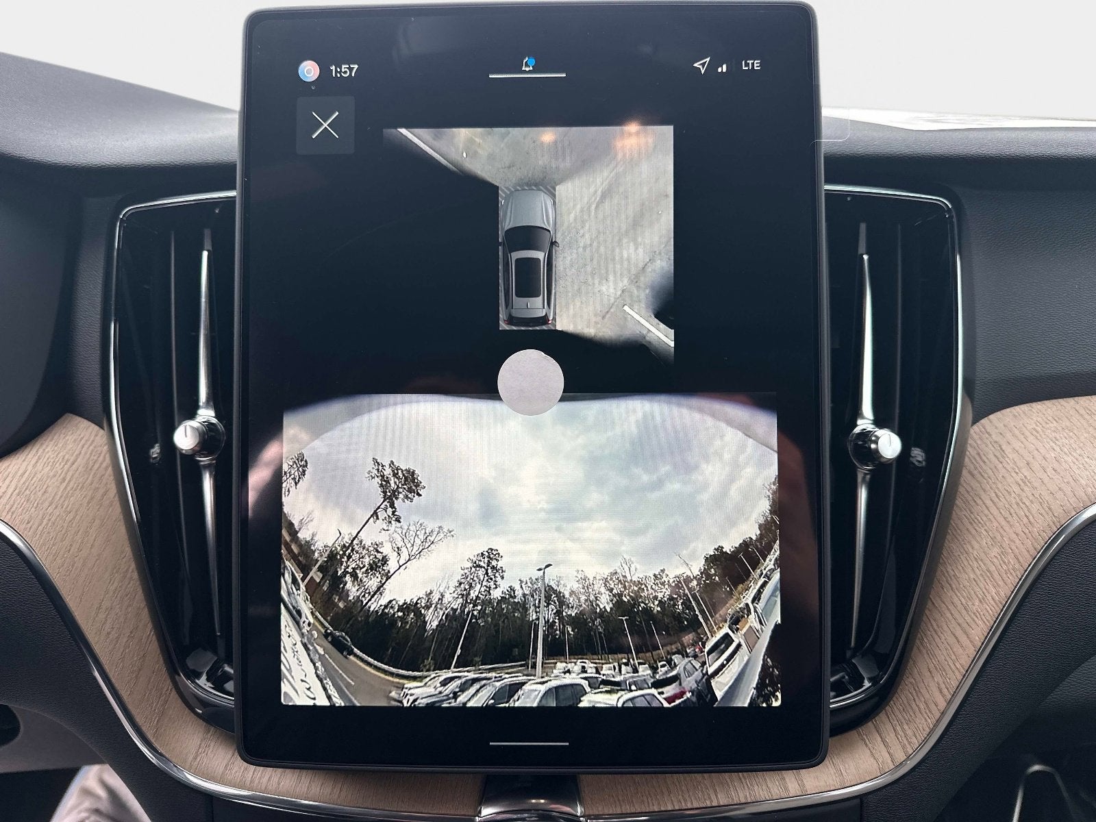 2026 Volvo XC60 Plus