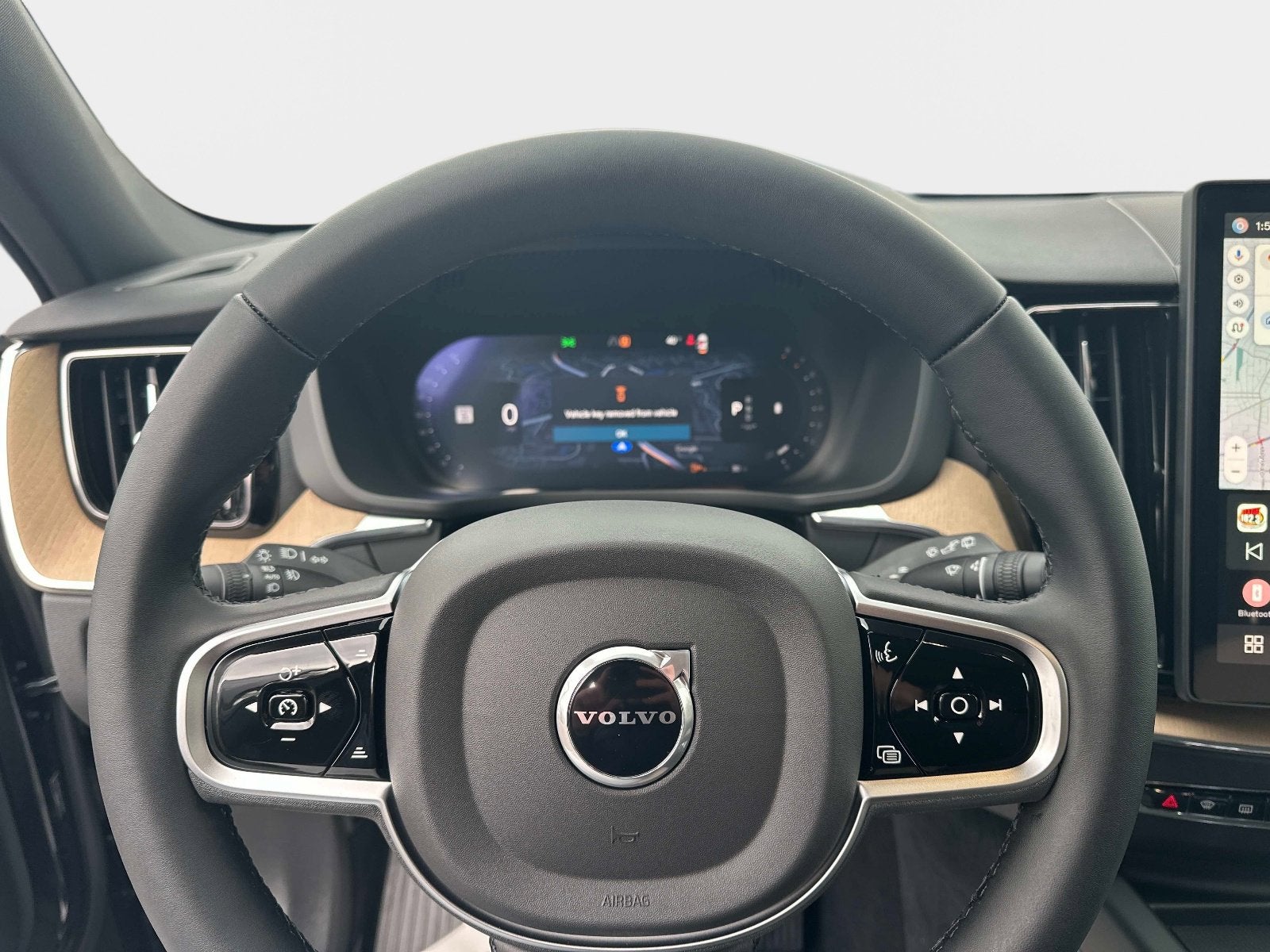 2026 Volvo XC60 Plus