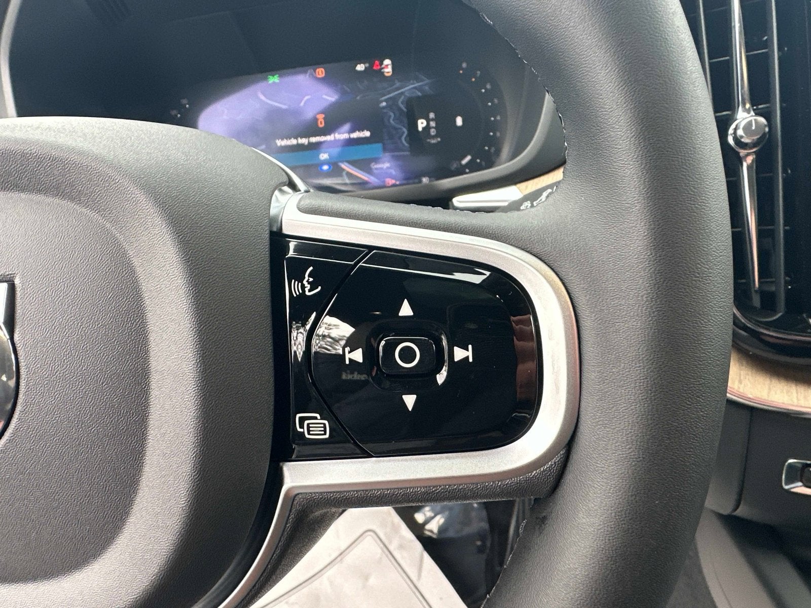 2026 Volvo XC60 Plus