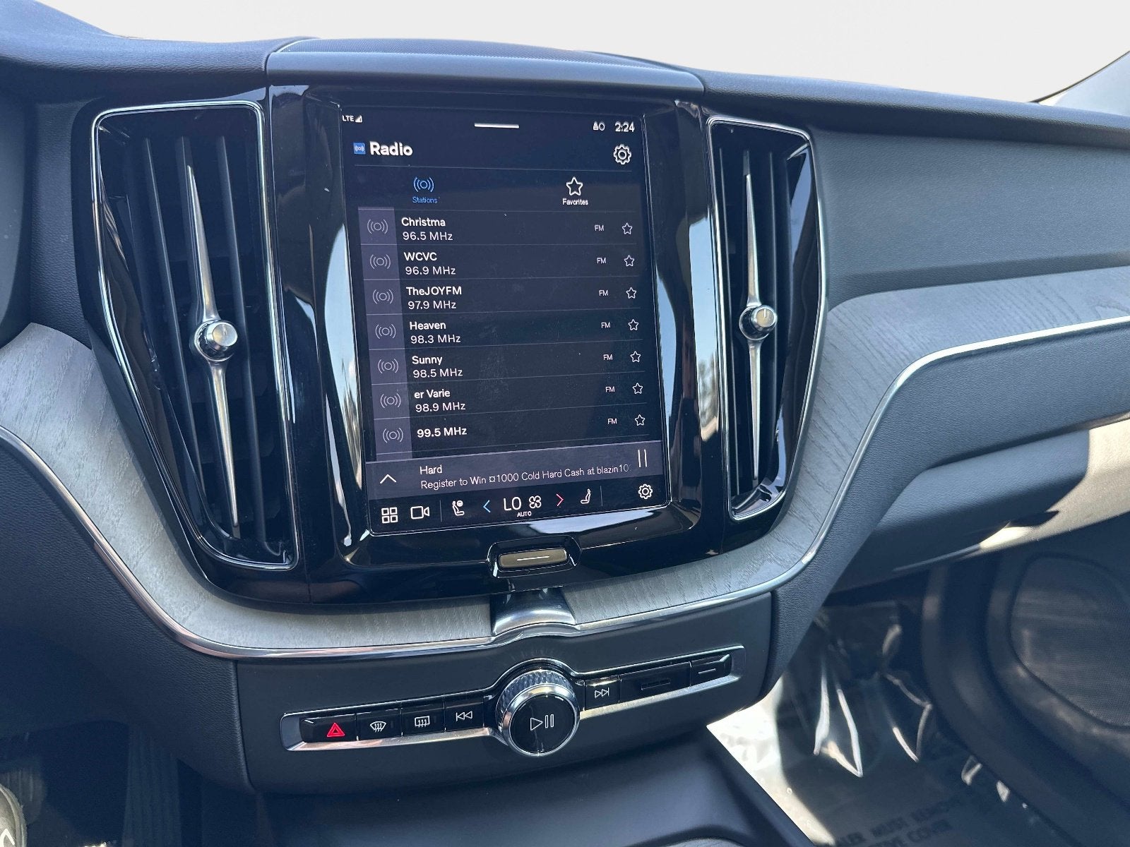 2025 Volvo XC60 Plus