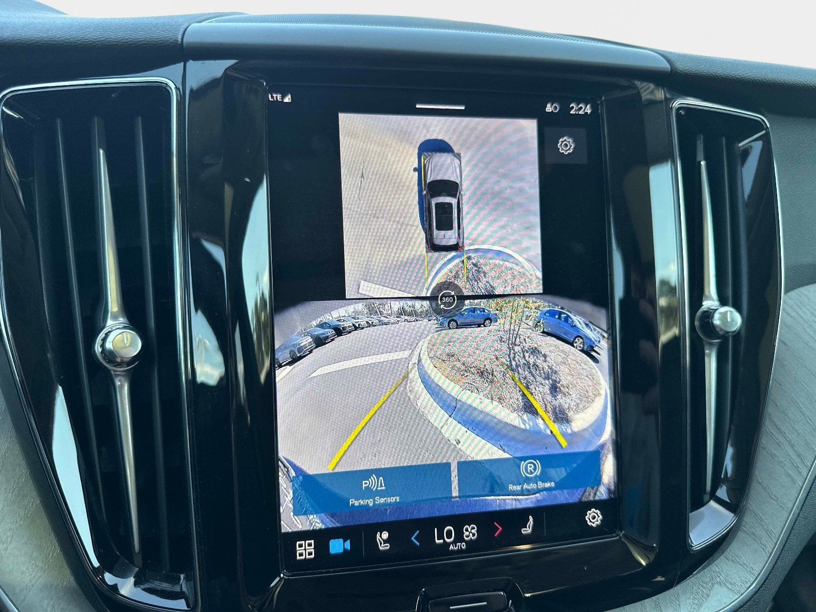 2025 Volvo XC60 Plus