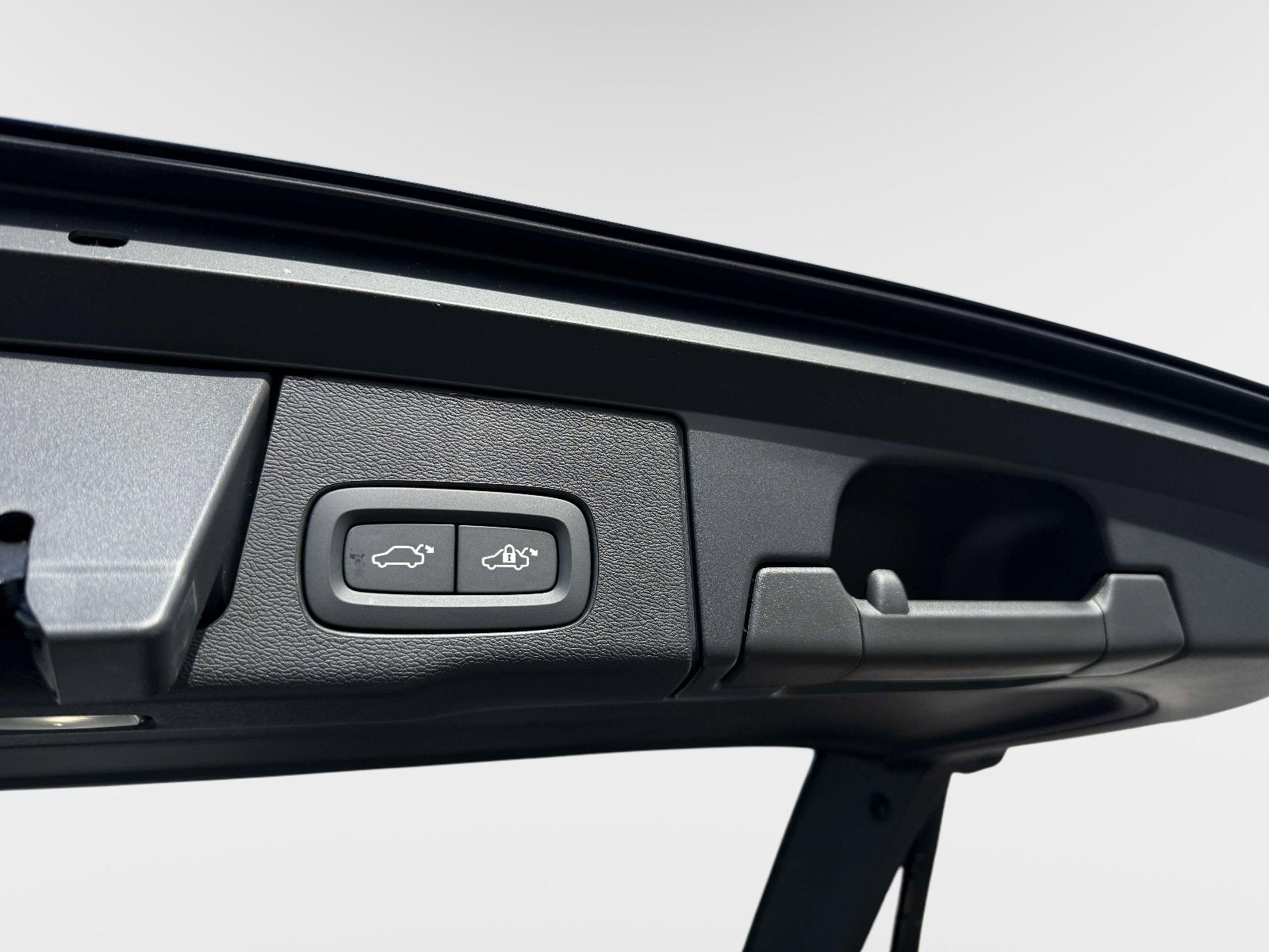 2026 Volvo XC60 Plus