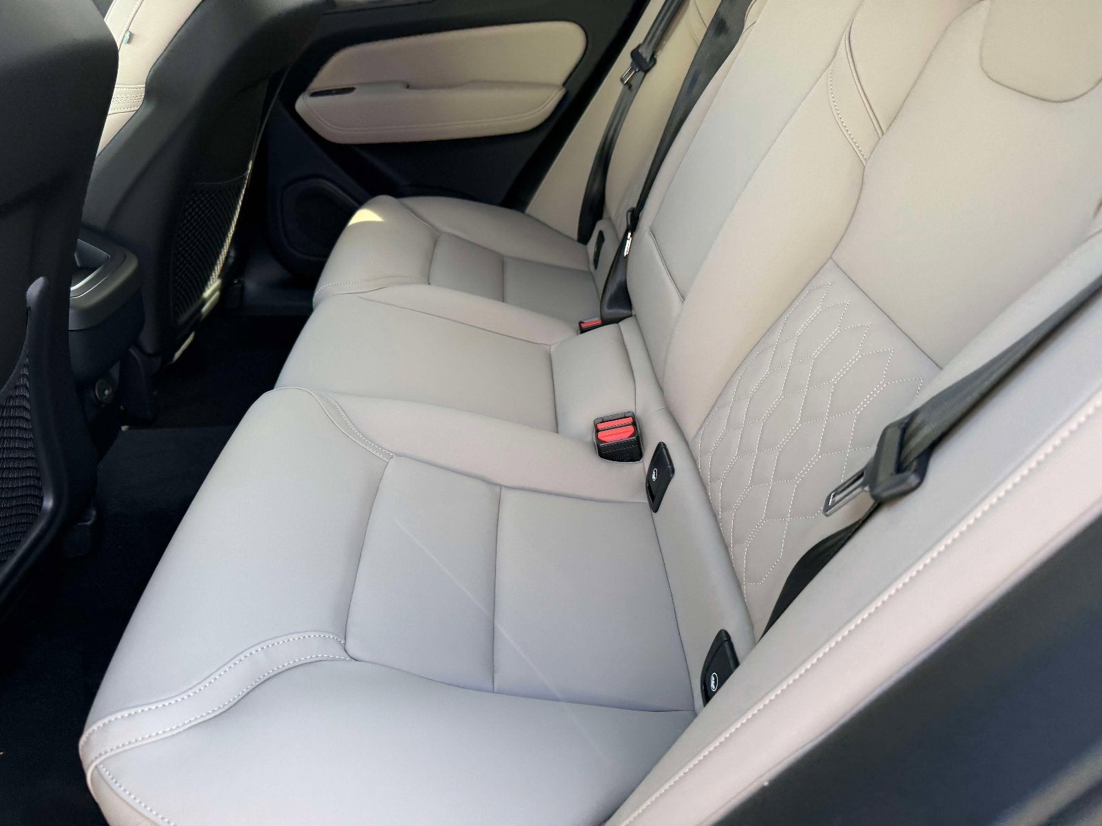 2026 Volvo XC60 Plus