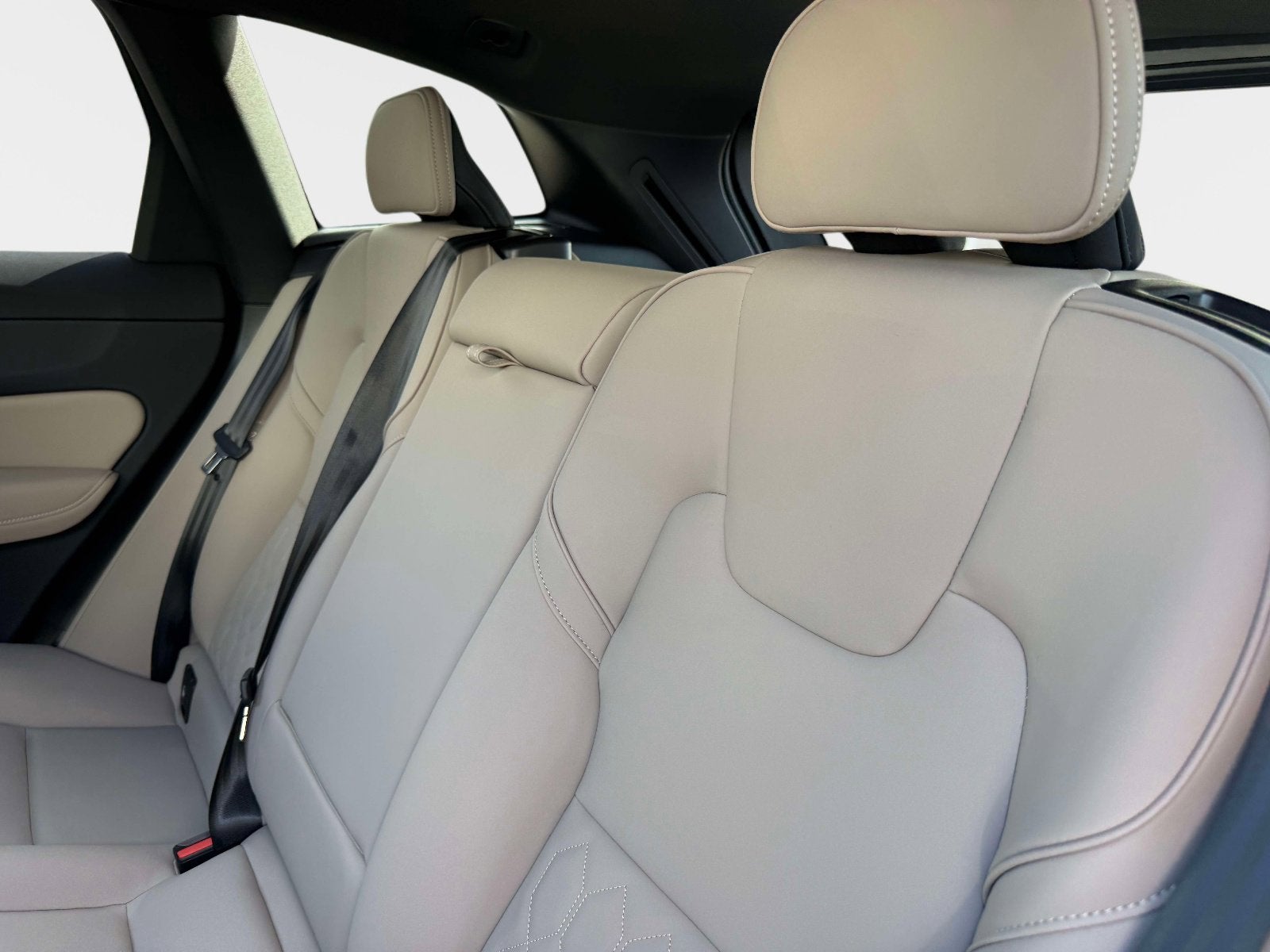 2026 Volvo XC60 Plus