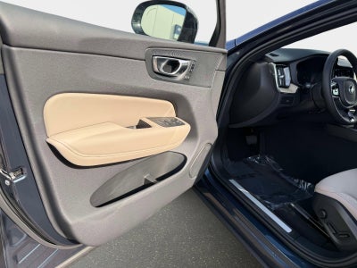 2026 Volvo XC60 Plus