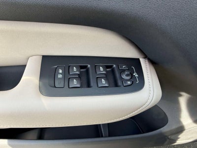 2026 Volvo XC60 Plus