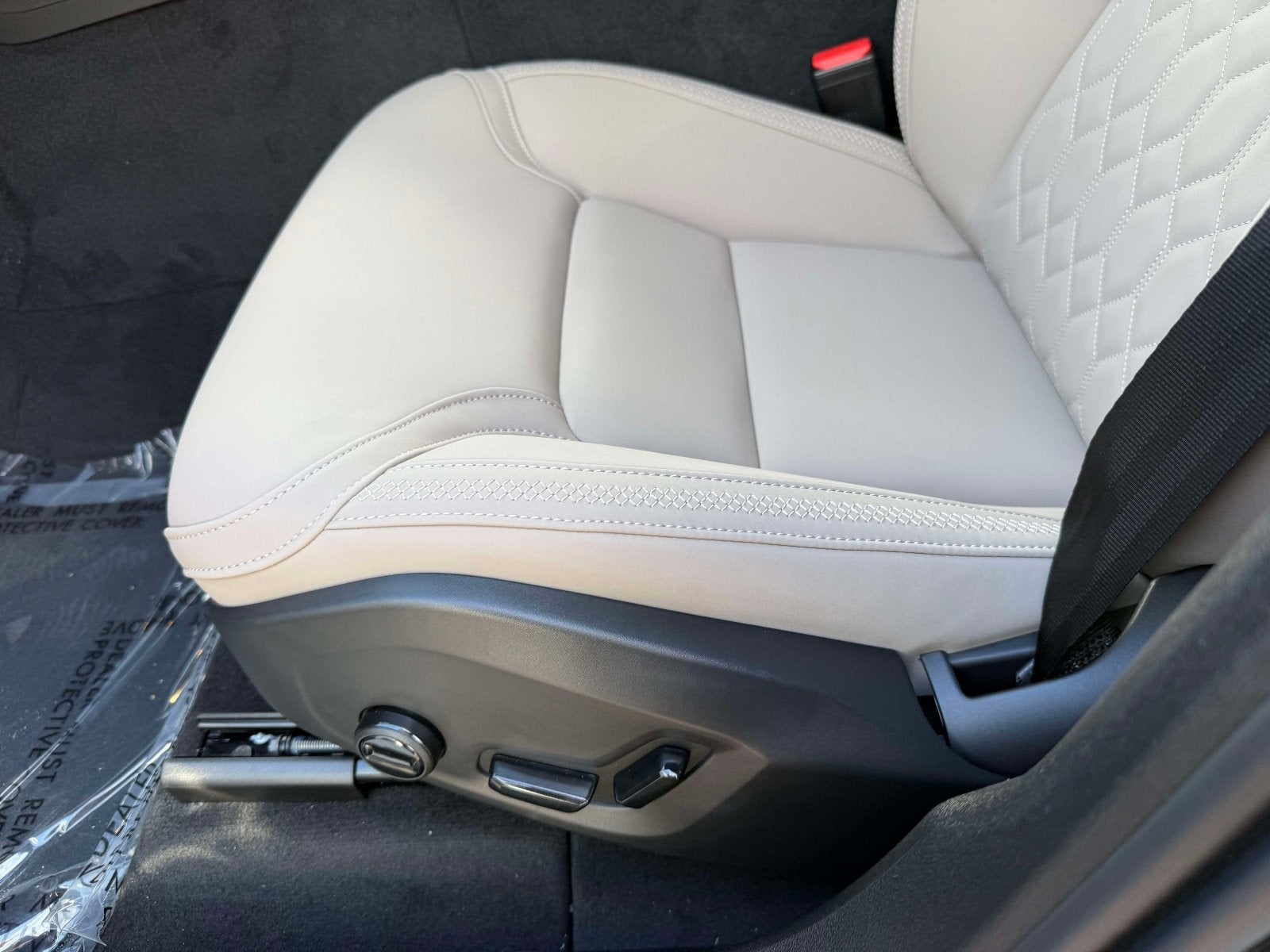 2026 Volvo XC60 Plus