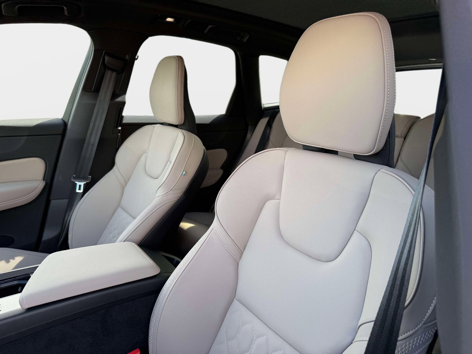 2026 Volvo XC60 Plus