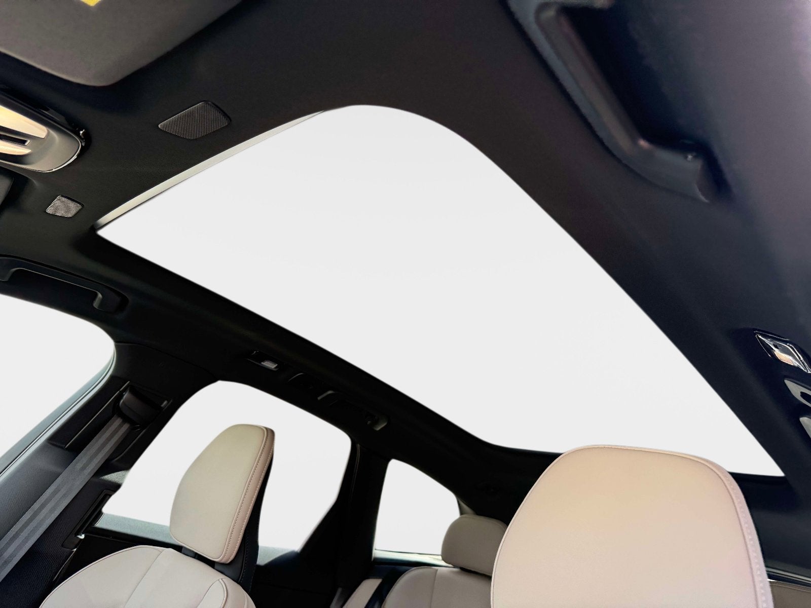 2026 Volvo XC60 Plus