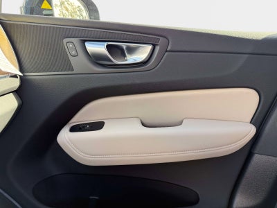 2026 Volvo XC60 Plus