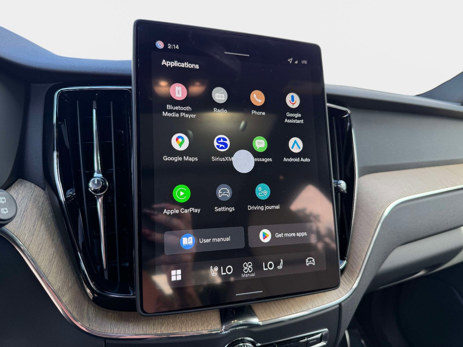 2026 Volvo XC60 Plus