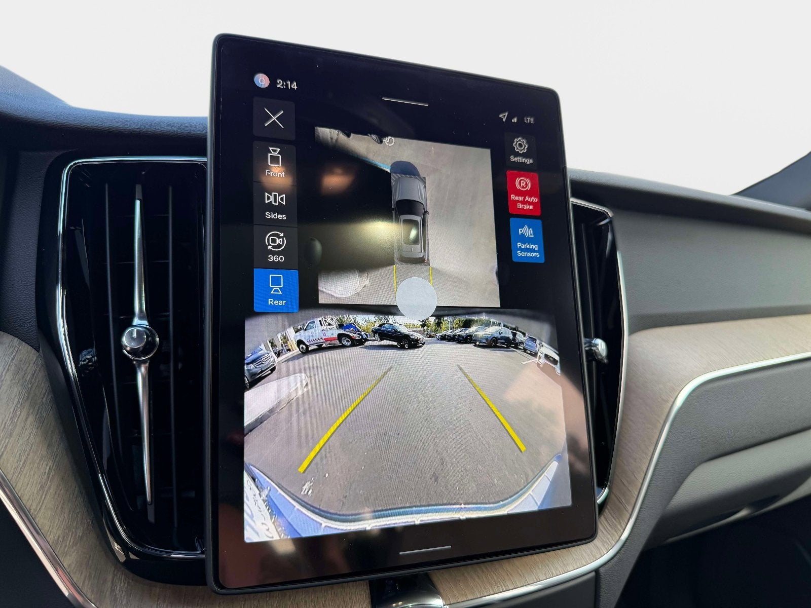 2026 Volvo XC60 Plus