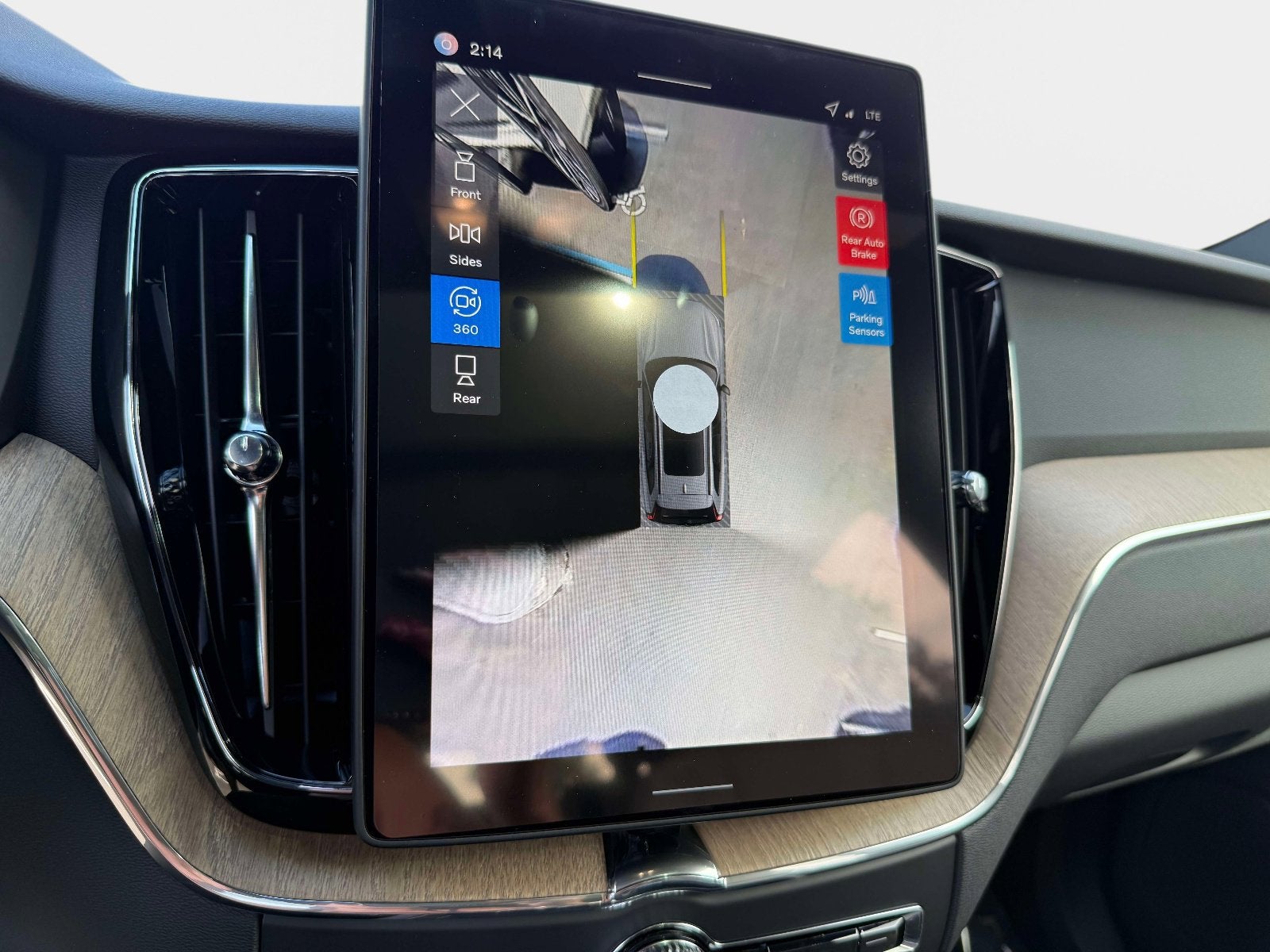 2026 Volvo XC60 Plus