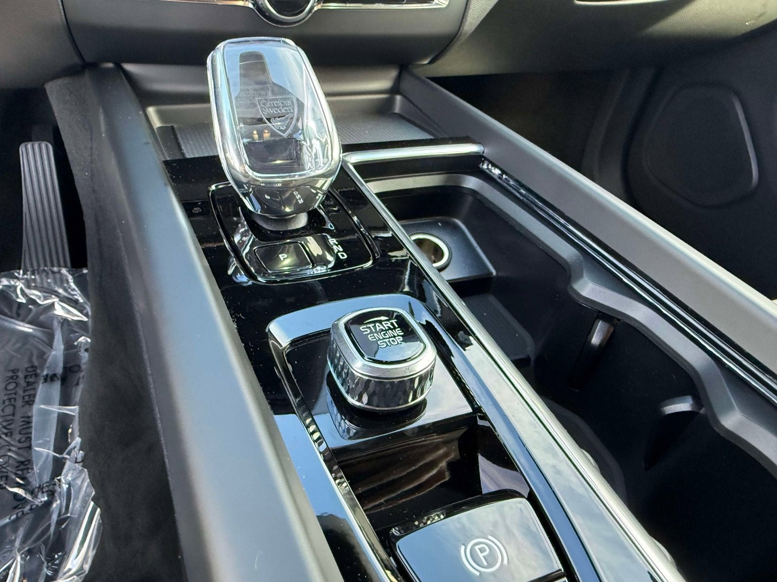 2026 Volvo XC60 Plus