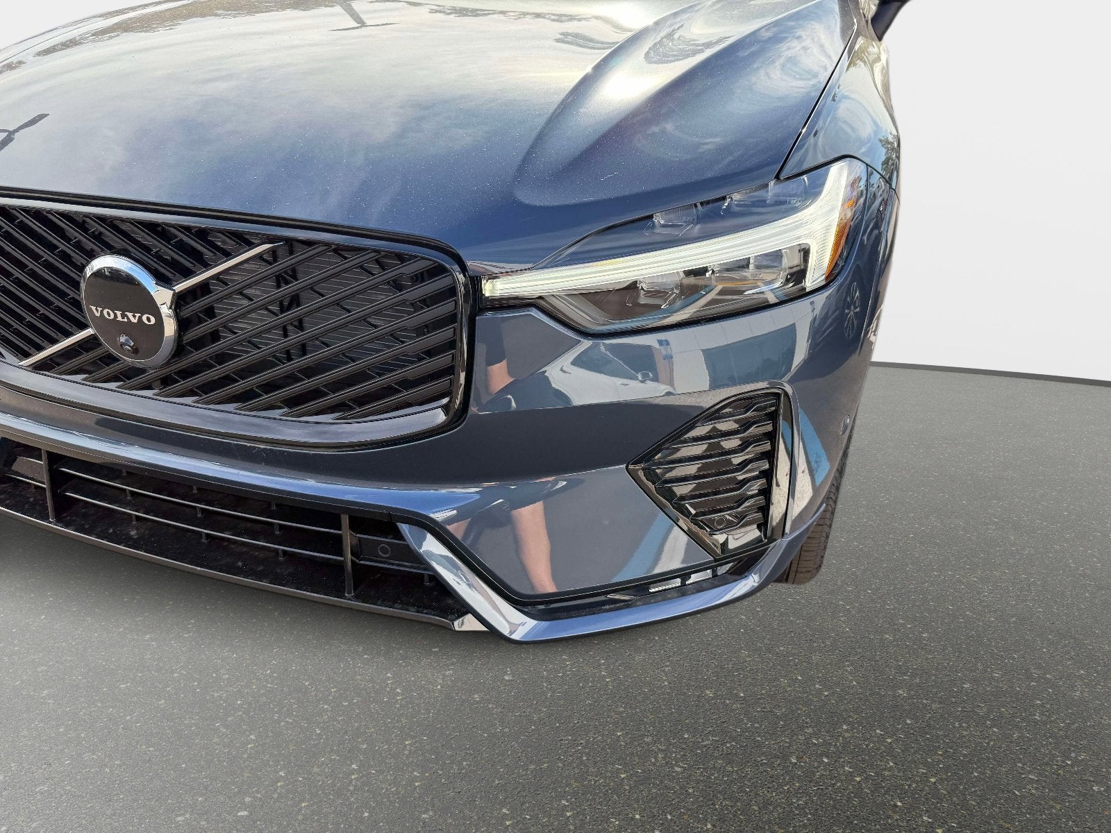 2026 Volvo XC60 Plus