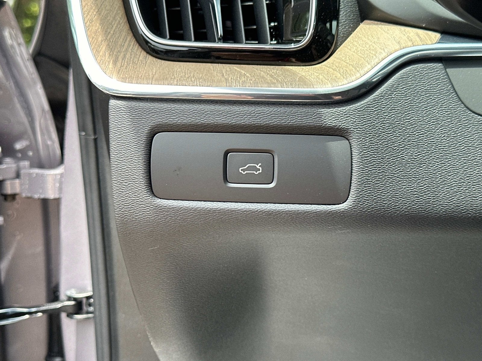 2026 Volvo XC60 Core