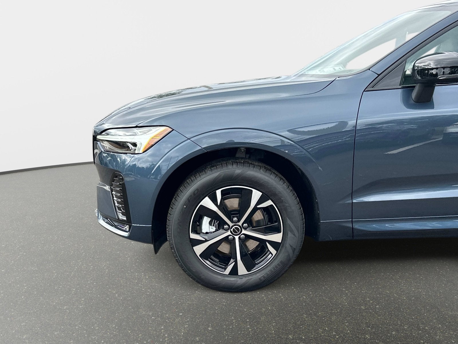 2026 Volvo XC60 Core
