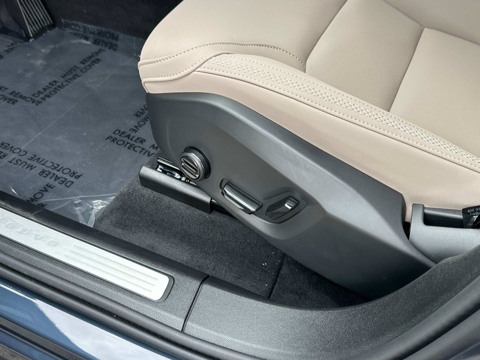 2026 Volvo XC60 Core