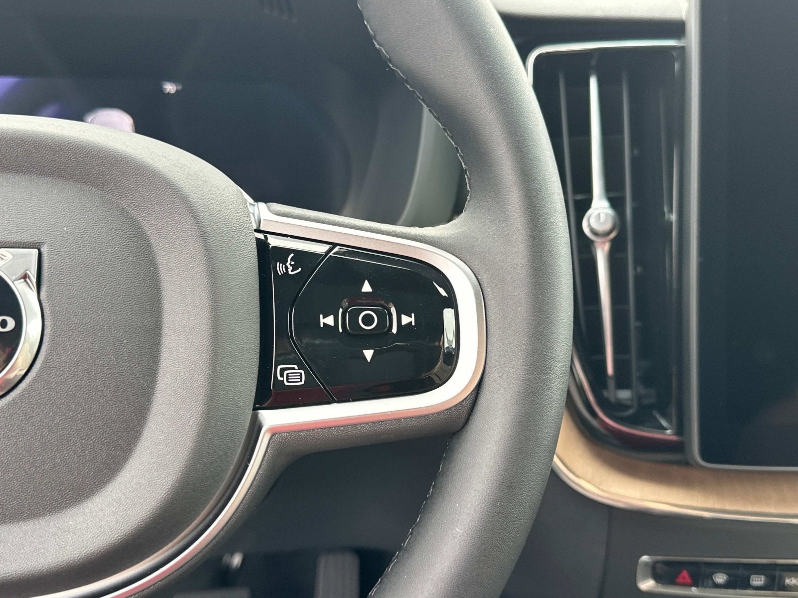 2026 Volvo XC60 Core