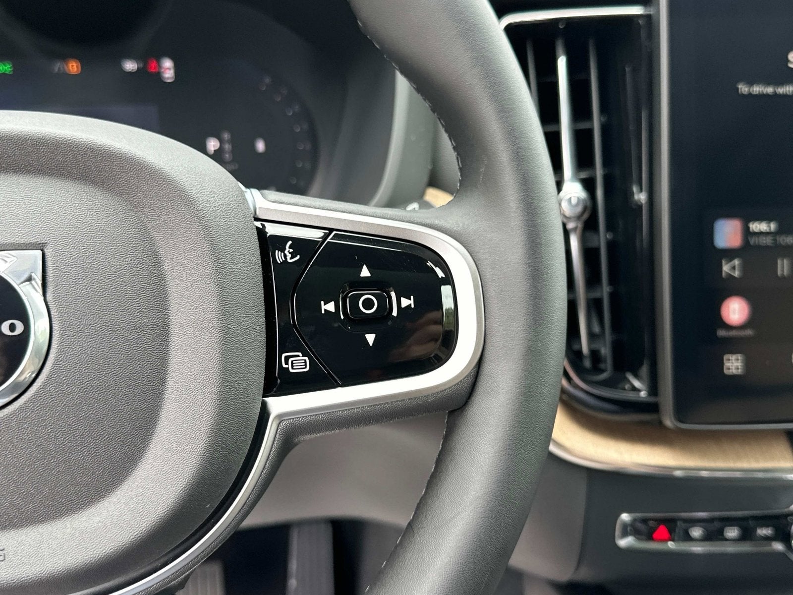 2026 Volvo XC60 Core