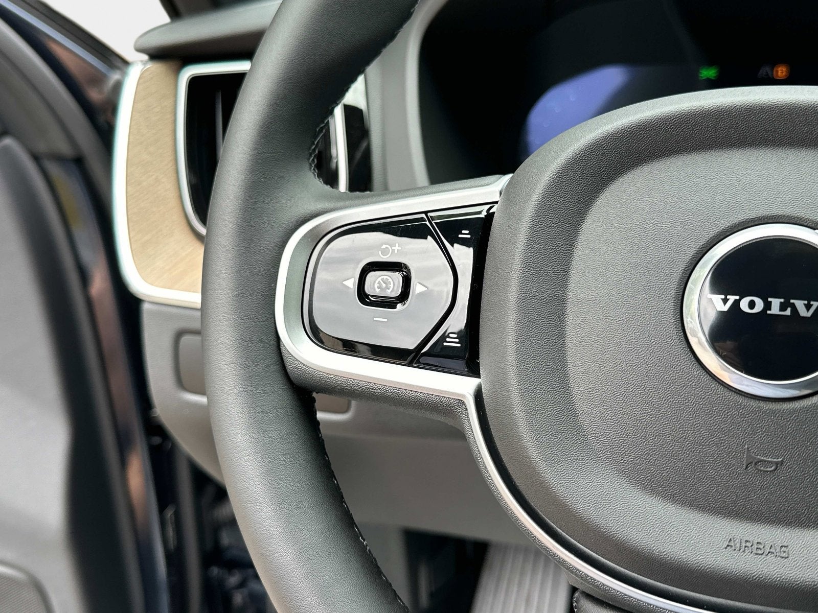 2026 Volvo XC60 Core