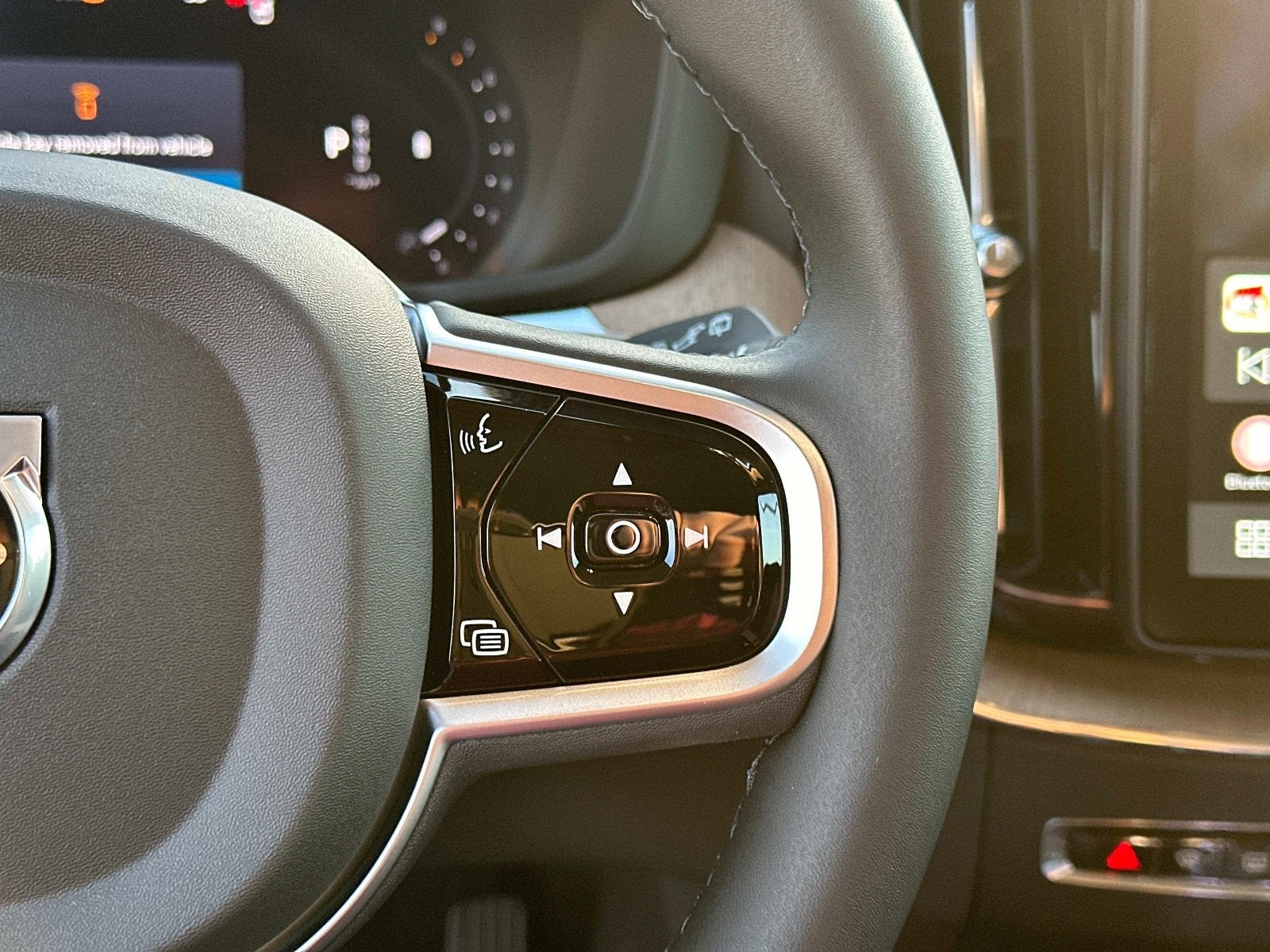 2026 Volvo XC60 Core