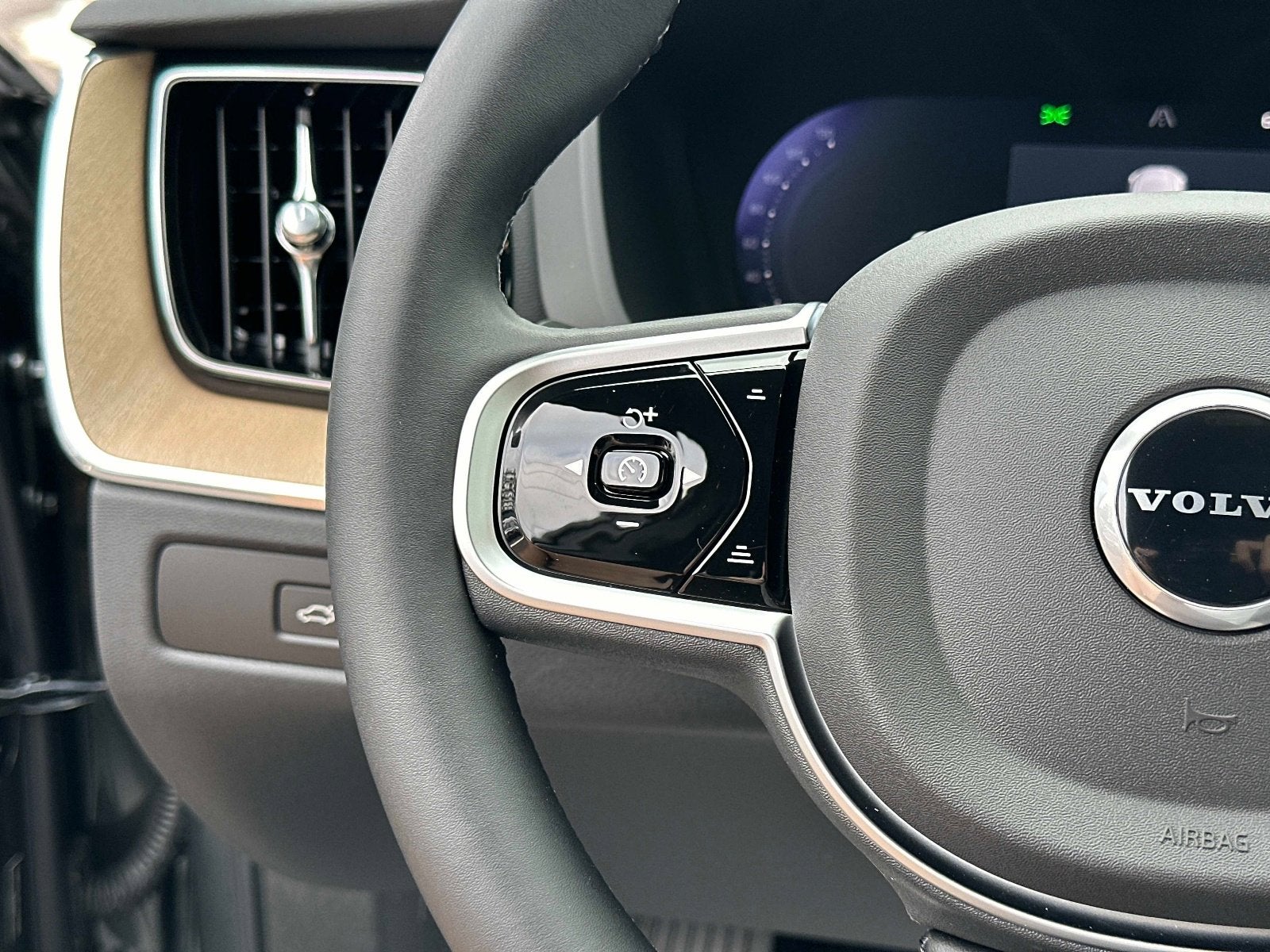 2026 Volvo XC60 Core