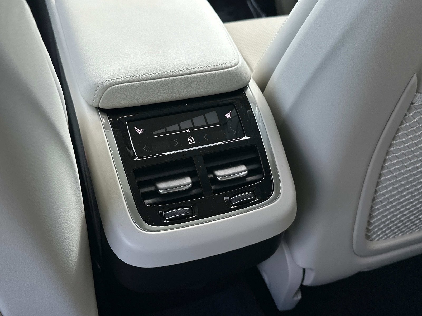 2026 Volvo XC60 Ultra