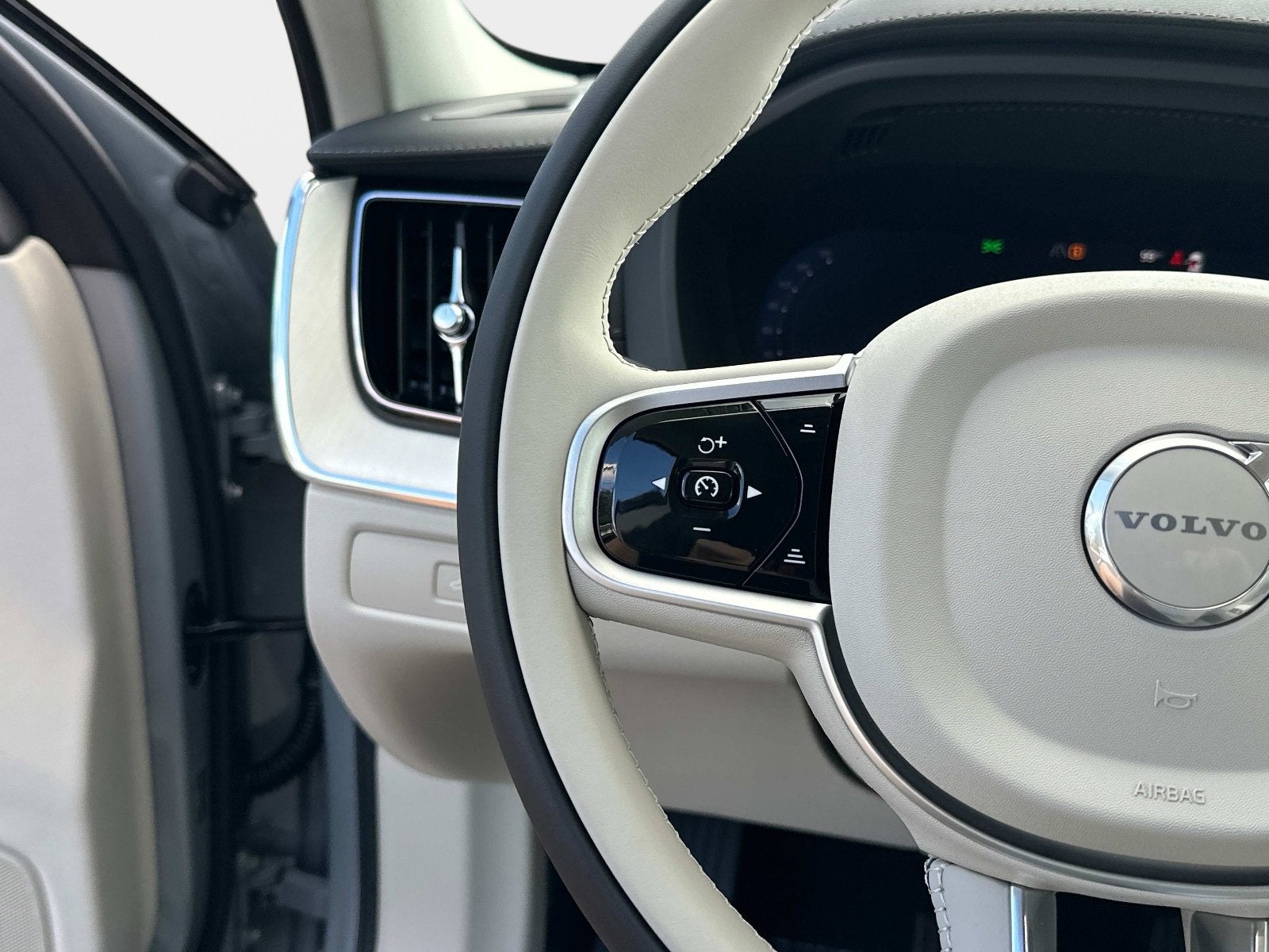 2026 Volvo XC60 Ultra