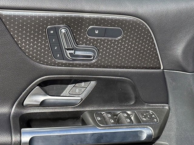 2025 Mercedes-Benz GLB GLB 250