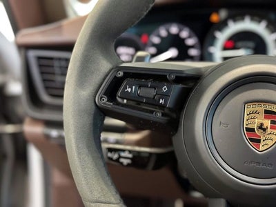 2023 Porsche 911 4 GTS