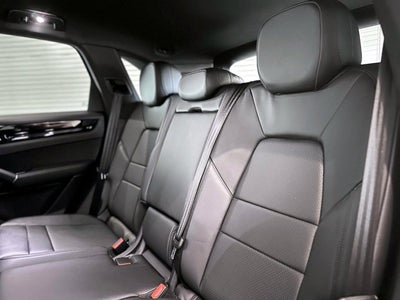 2022 Porsche Cayenne Base