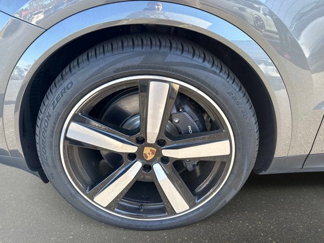 2025 Porsche Cayenne Base