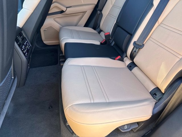 2025 Porsche Cayenne Base