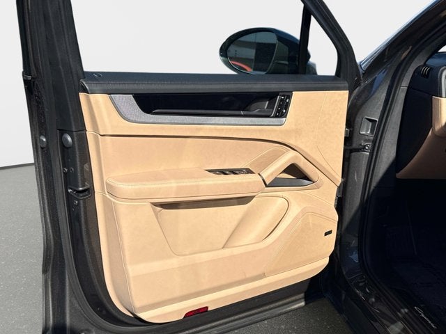 2025 Porsche Cayenne Base
