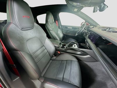 2025 Porsche Cayenne GTS